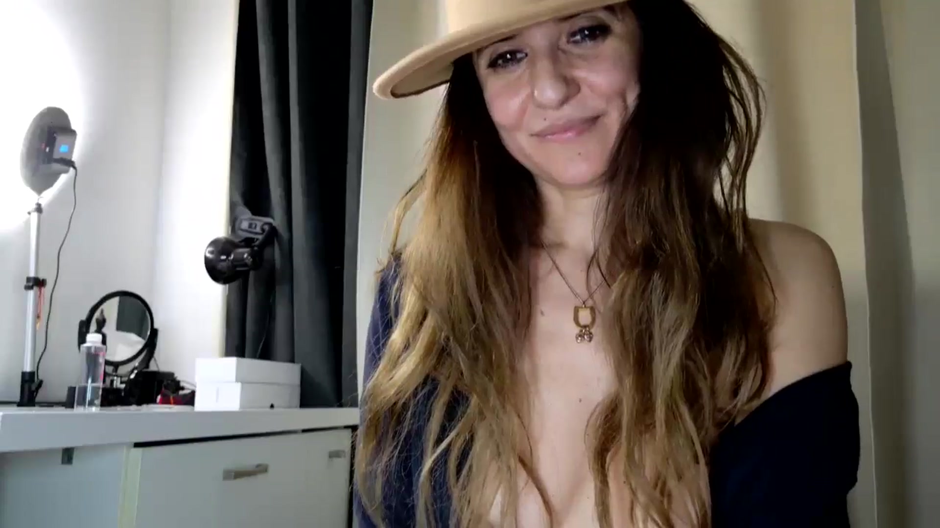 Gallery image thumbnail from DANIELLE's myfreecams stream on, 03/19/2025, 10:09 image 12 of 20