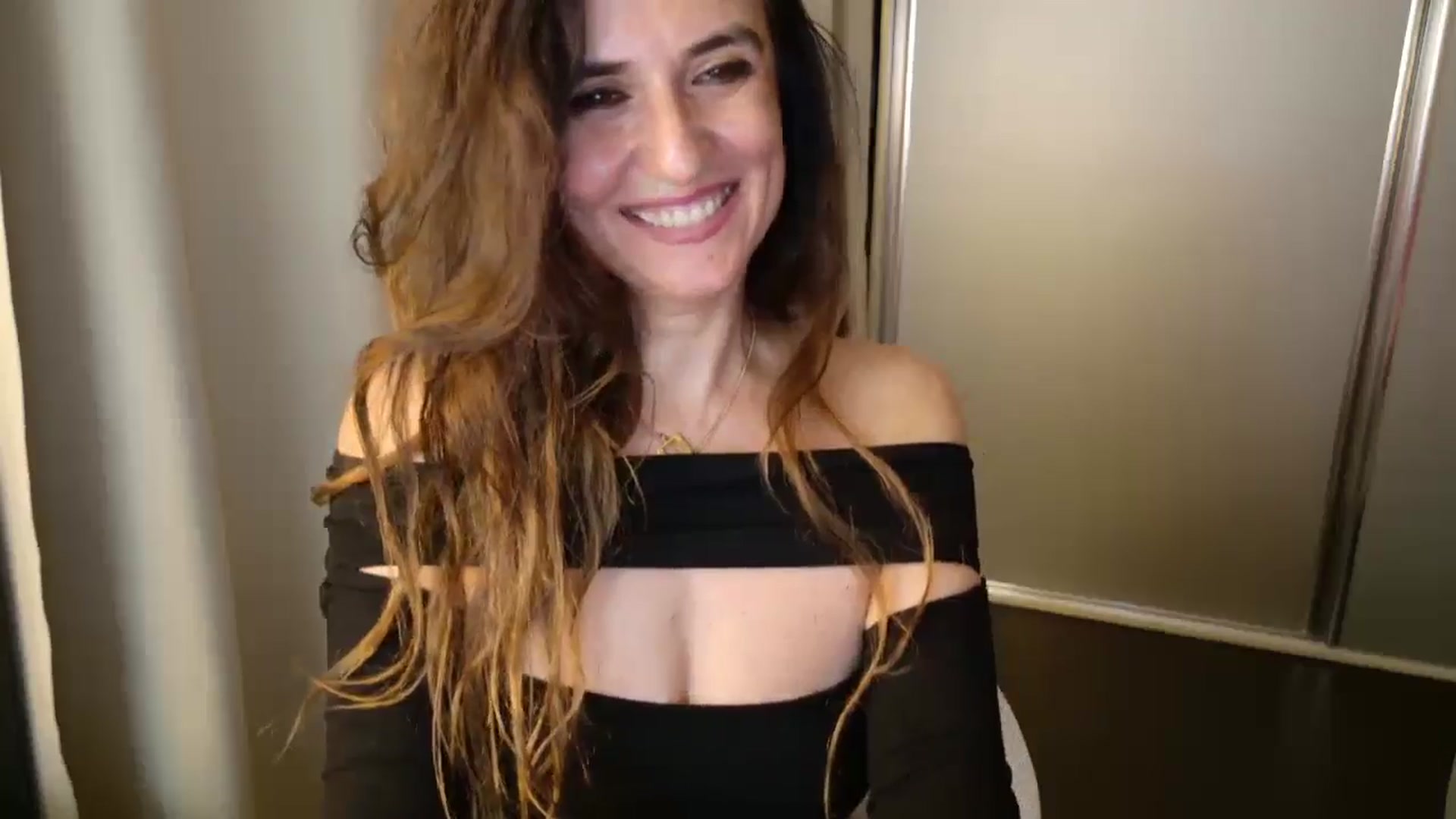 Gallery image thumbnail from DANIELLE's myfreecams stream on, 03/29/2025, 05:39 image 9 of 20