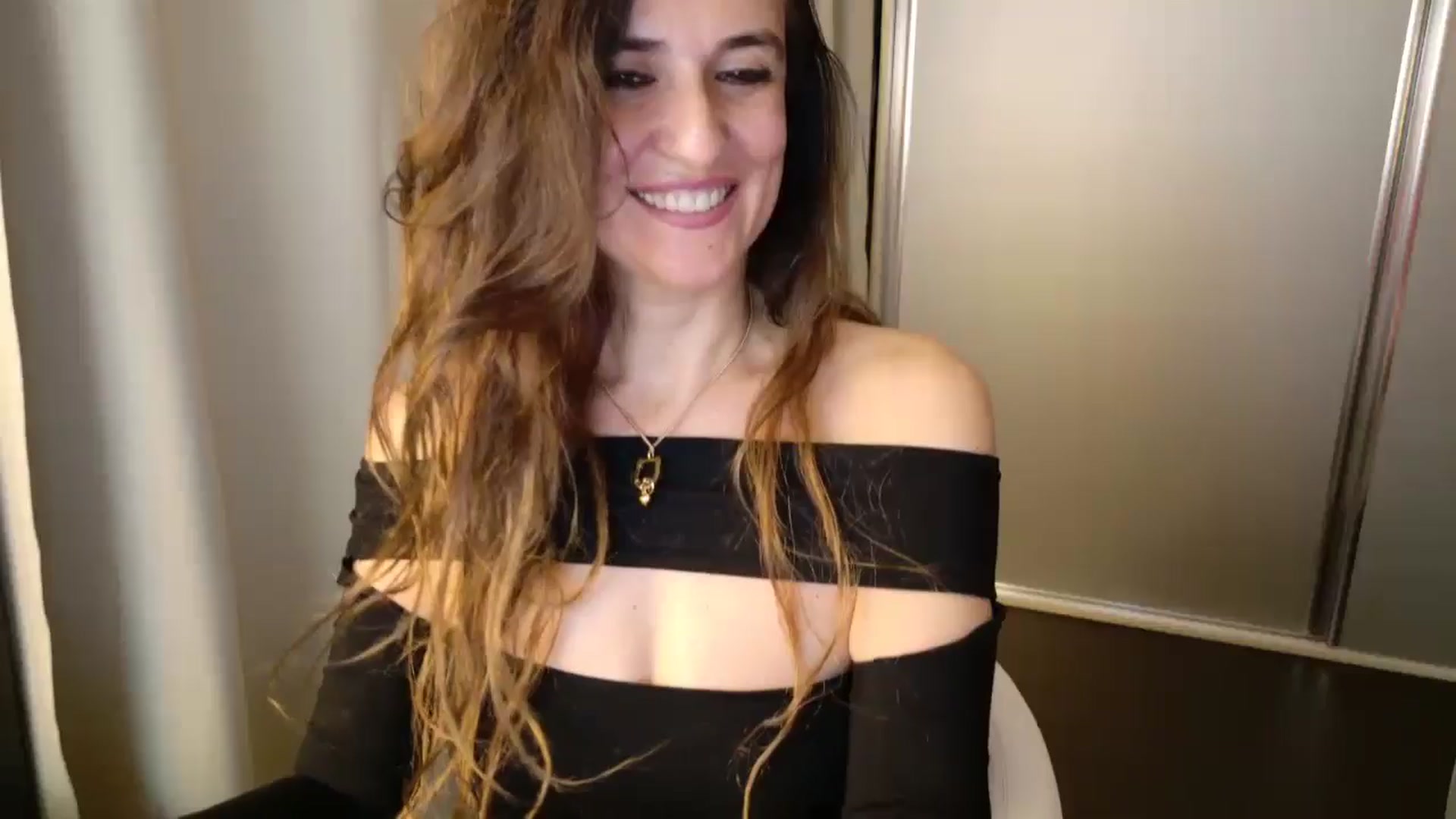 Gallery image thumbnail from DANIELLE's myfreecams stream on, 03/29/2025, 05:39 image 6 of 20