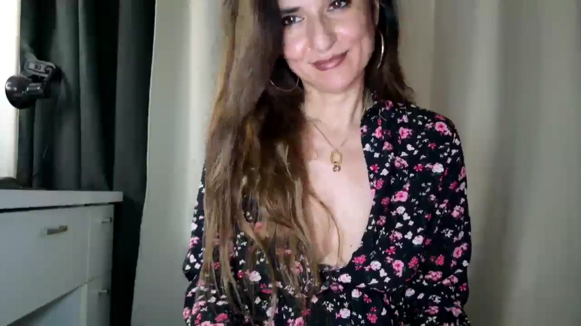 Gallery image thumbnail from DANIELLE's myfreecams stream on, 04/01/2025, 04:54 image 10 of 20
