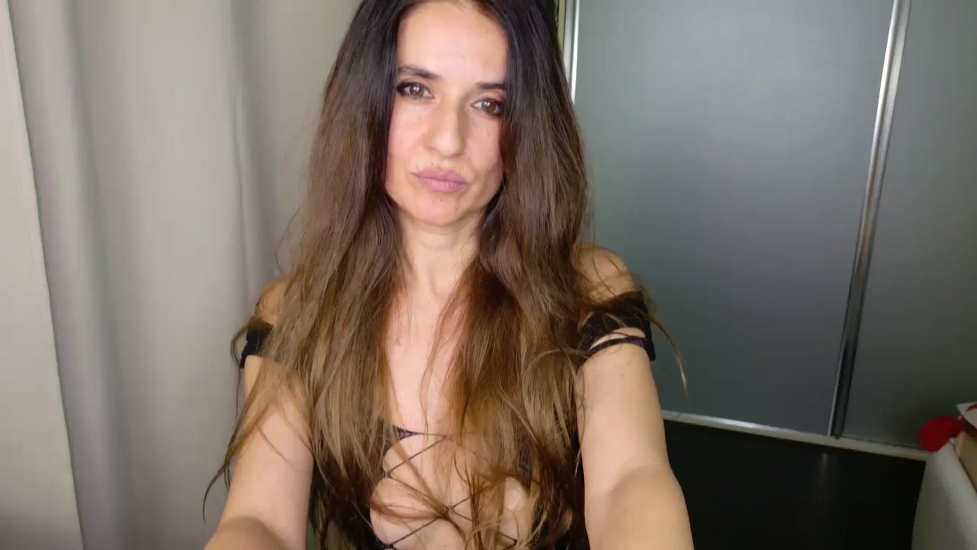 Gallery image thumbnail from DANIELLE's myfreecams stream on, 04/15/2025, 16:56 image 6 of 20