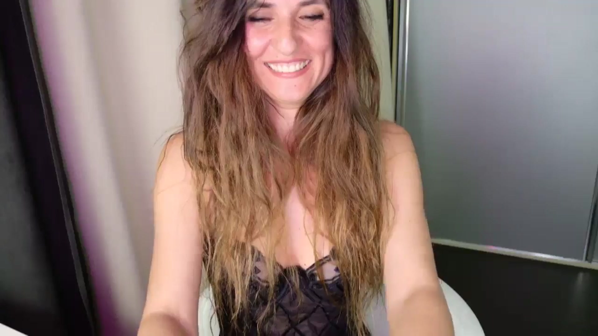 Gallery image thumbnail from DANIELLE's myfreecams stream on, 04/24/2025, 18:04 image 16 of 20