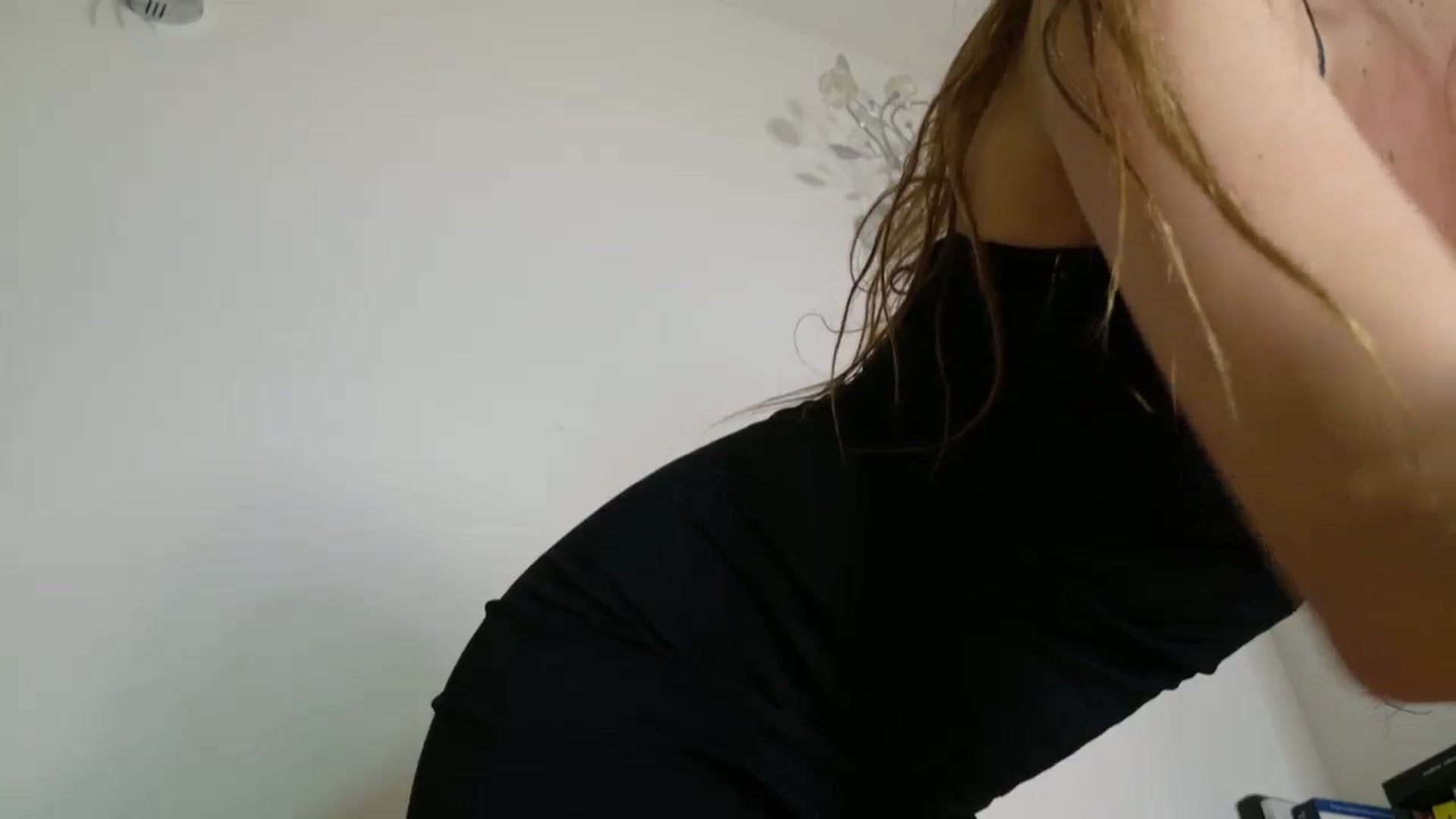 Gallery image thumbnail from DANIELLE's myfreecams stream on, 05/03/2025, 06:49 image 13 of 20