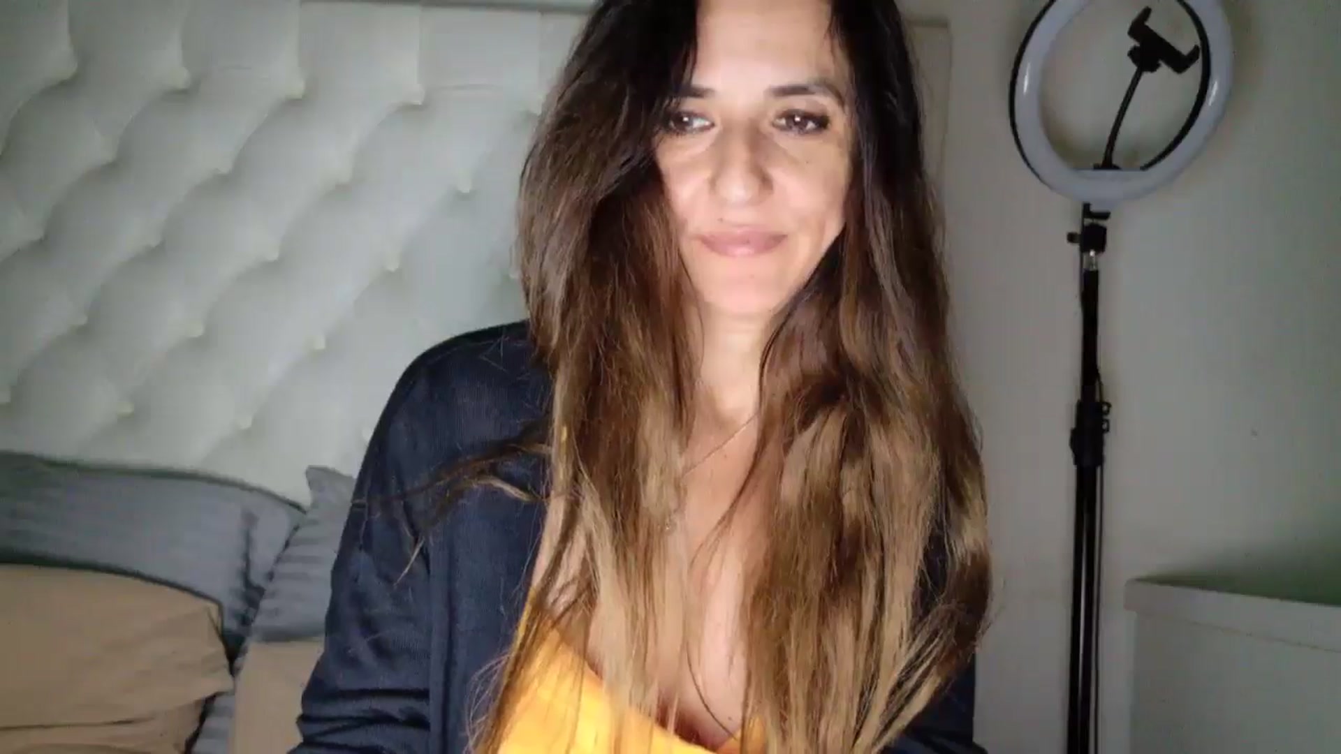 Gallery image thumbnail from DANIELLE's myfreecams stream on, 05/04/2025, 06:15 image 4 of 20