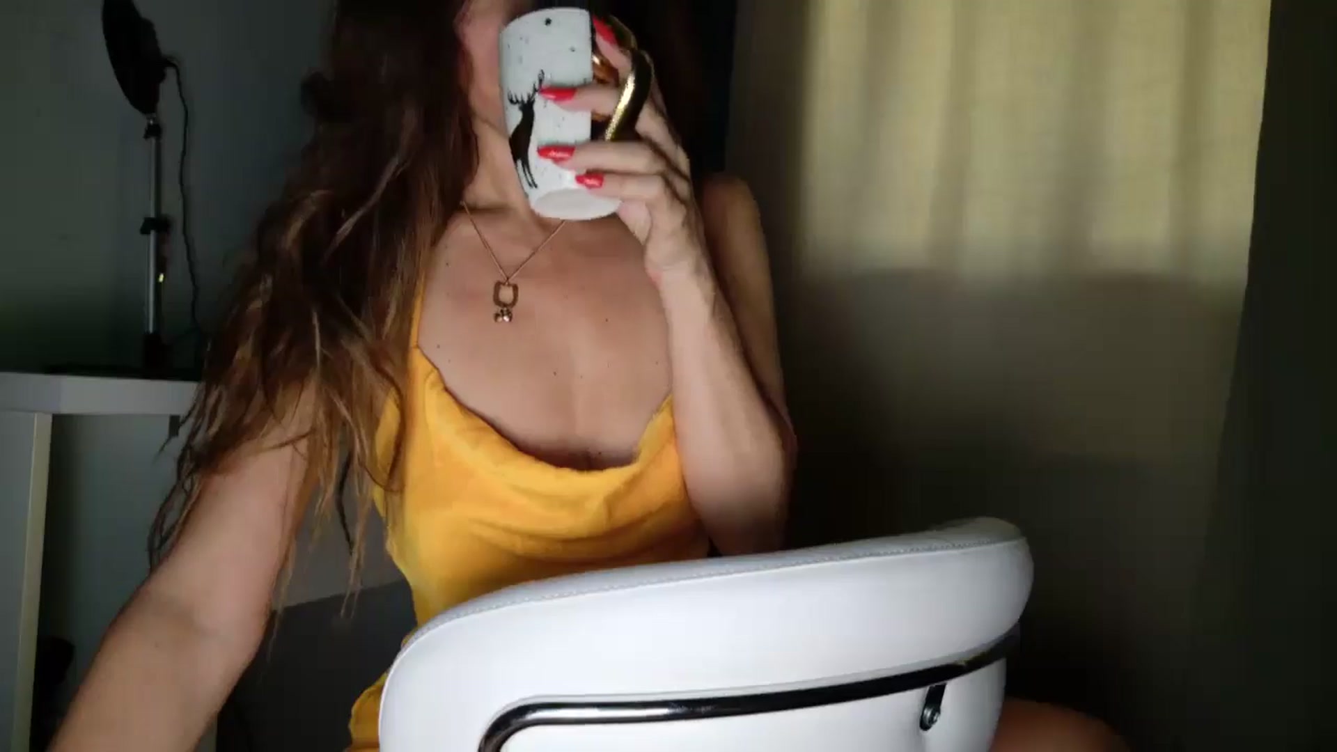 Gallery image thumbnail from DANIELLE's myfreecams stream on, 05/04/2025, 06:15 image 18 of 20