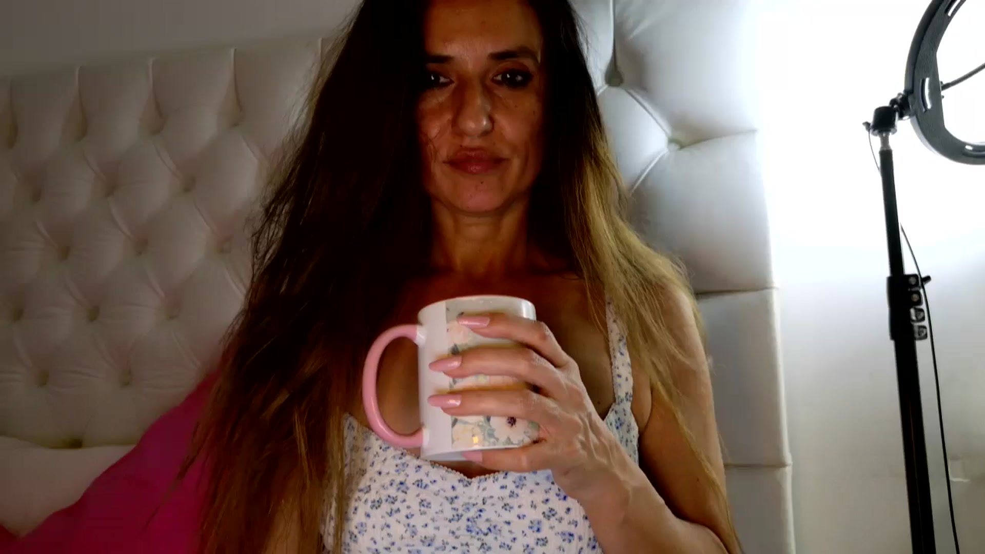 Gallery image thumbnail from DANIELLE's myfreecams stream on, 05/13/2025, 07:48 image 13 of 20
