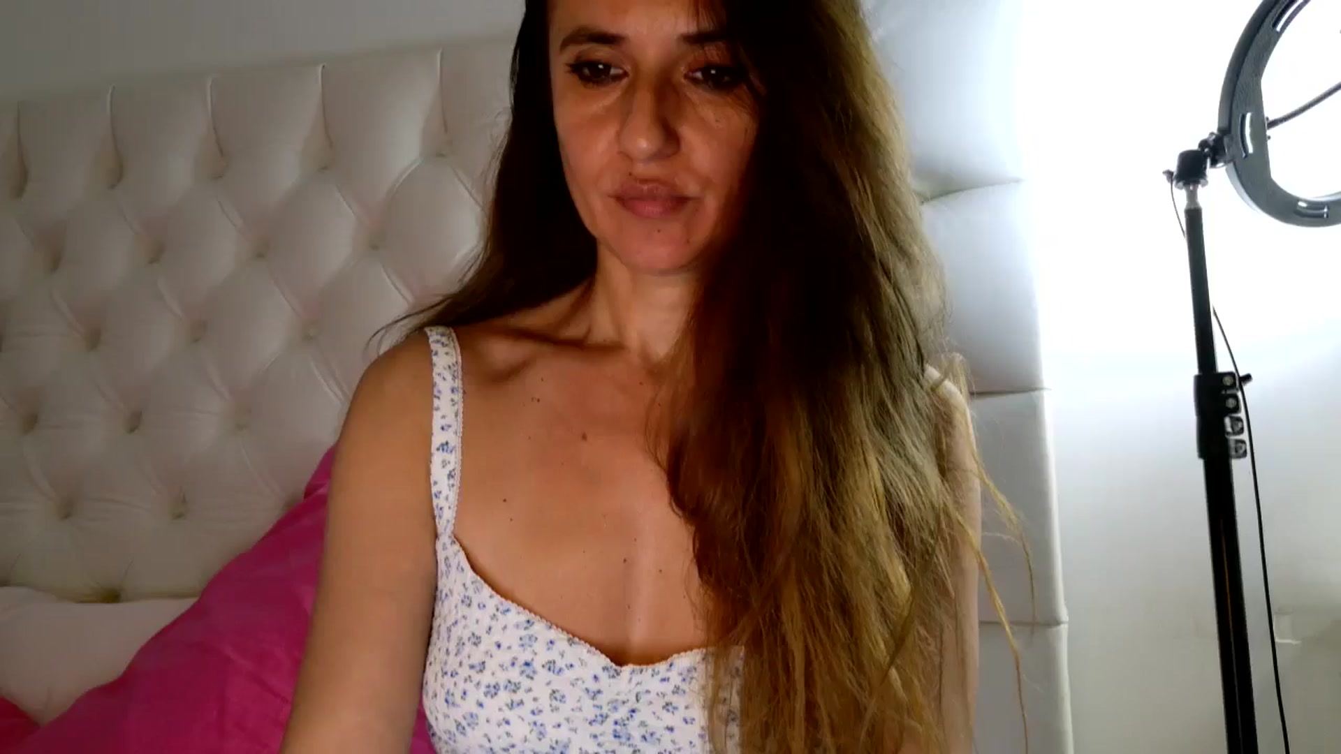 Gallery image thumbnail from DANIELLE's myfreecams stream on, 05/13/2025, 10:15 image 1 of 20