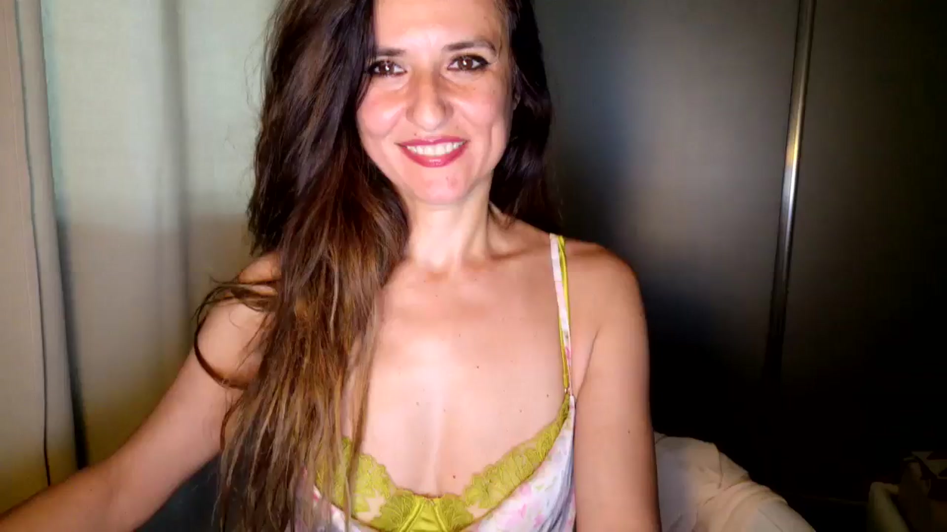 Gallery image thumbnail from DANIELLE's myfreecams stream on, 05/15/2025, 05:18 image 10 of 20