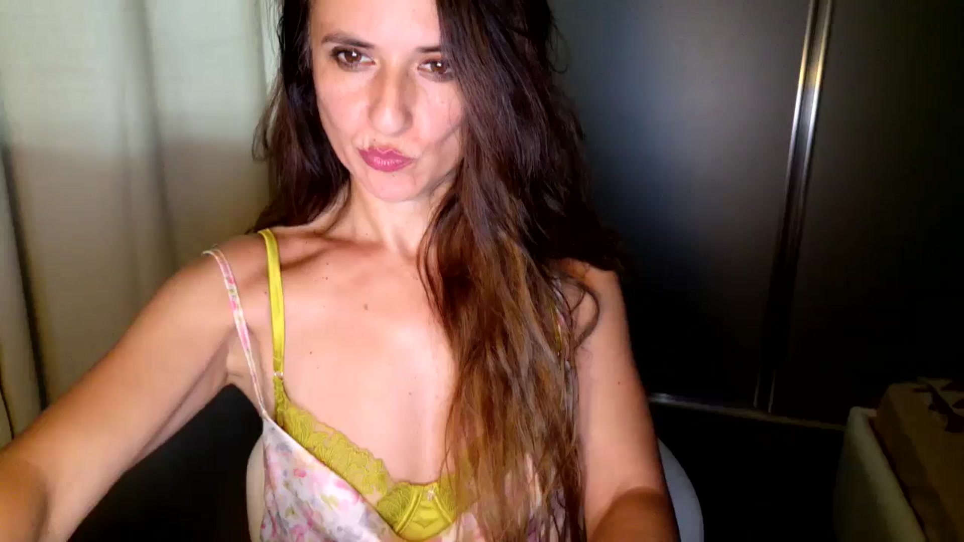 Gallery image thumbnail from DANIELLE's myfreecams stream on, 05/15/2025, 09:46 image 12 of 20