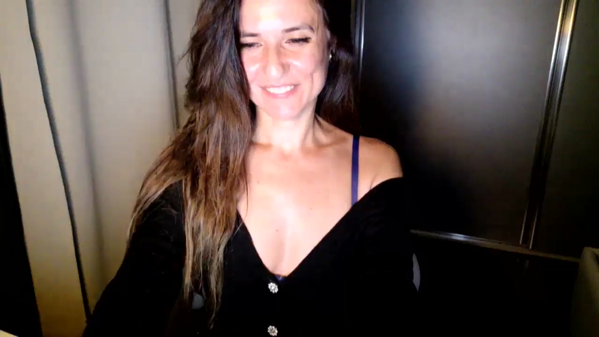 Gallery image thumbnail from DANIELLE's myfreecams stream on, 05/17/2025, 03:37 image 17 of 20