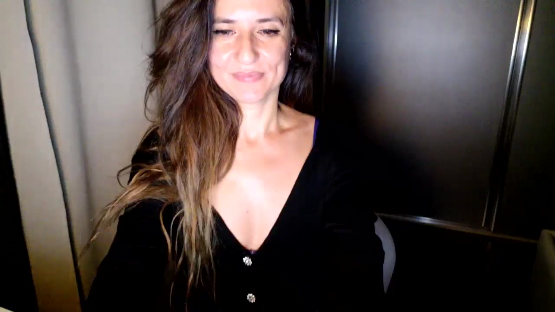 Gallery image thumbnail from DANIELLE's myfreecams stream on, 05/17/2025, 03:37 image 14 of 20