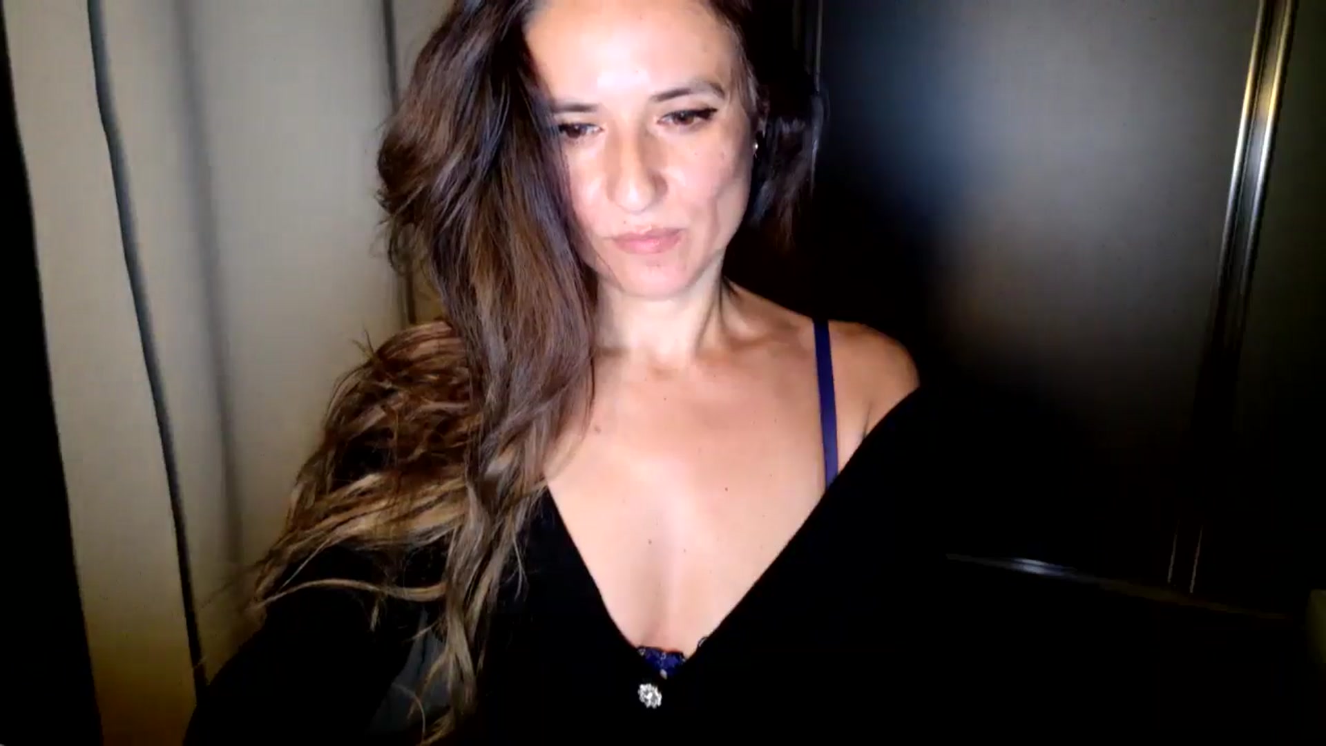 Gallery image thumbnail from DANIELLE's myfreecams stream on, 05/17/2025, 03:37 image 7 of 20