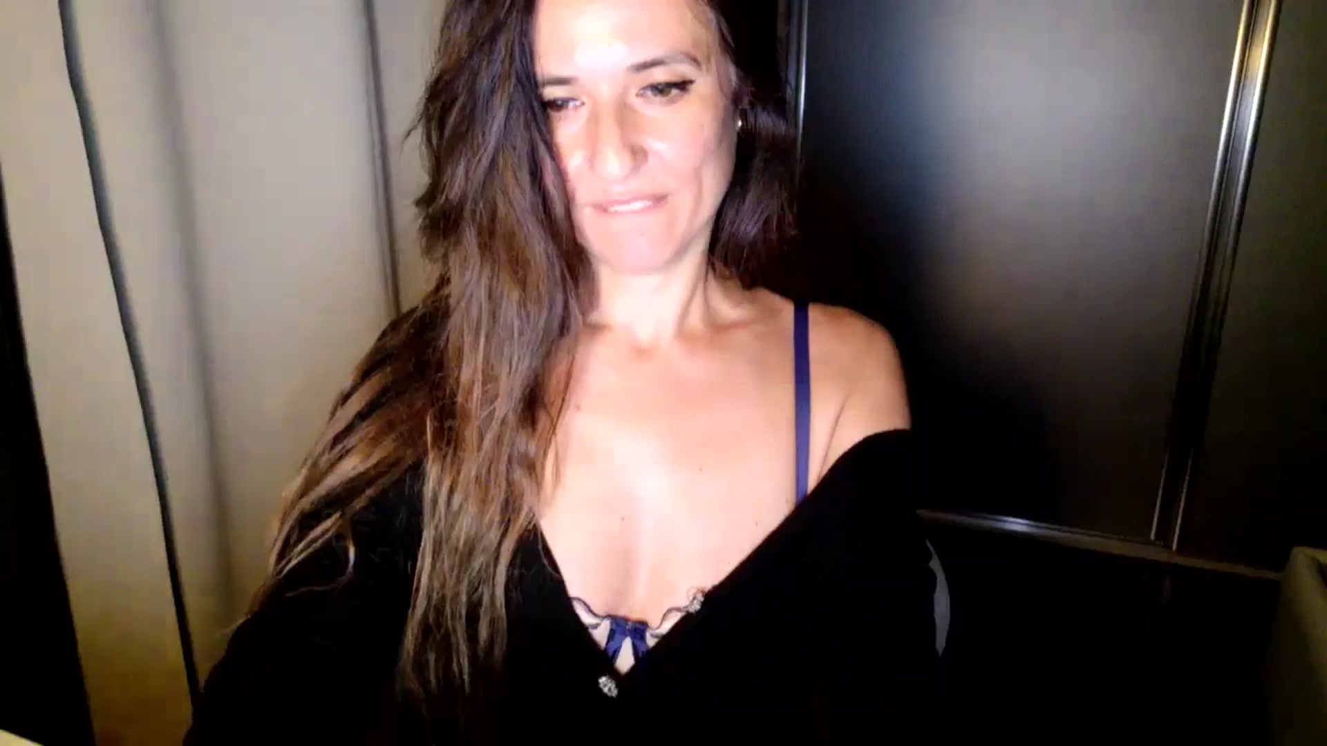 Gallery image thumbnail from DANIELLE's myfreecams stream on, 05/17/2025, 03:37 image 18 of 20