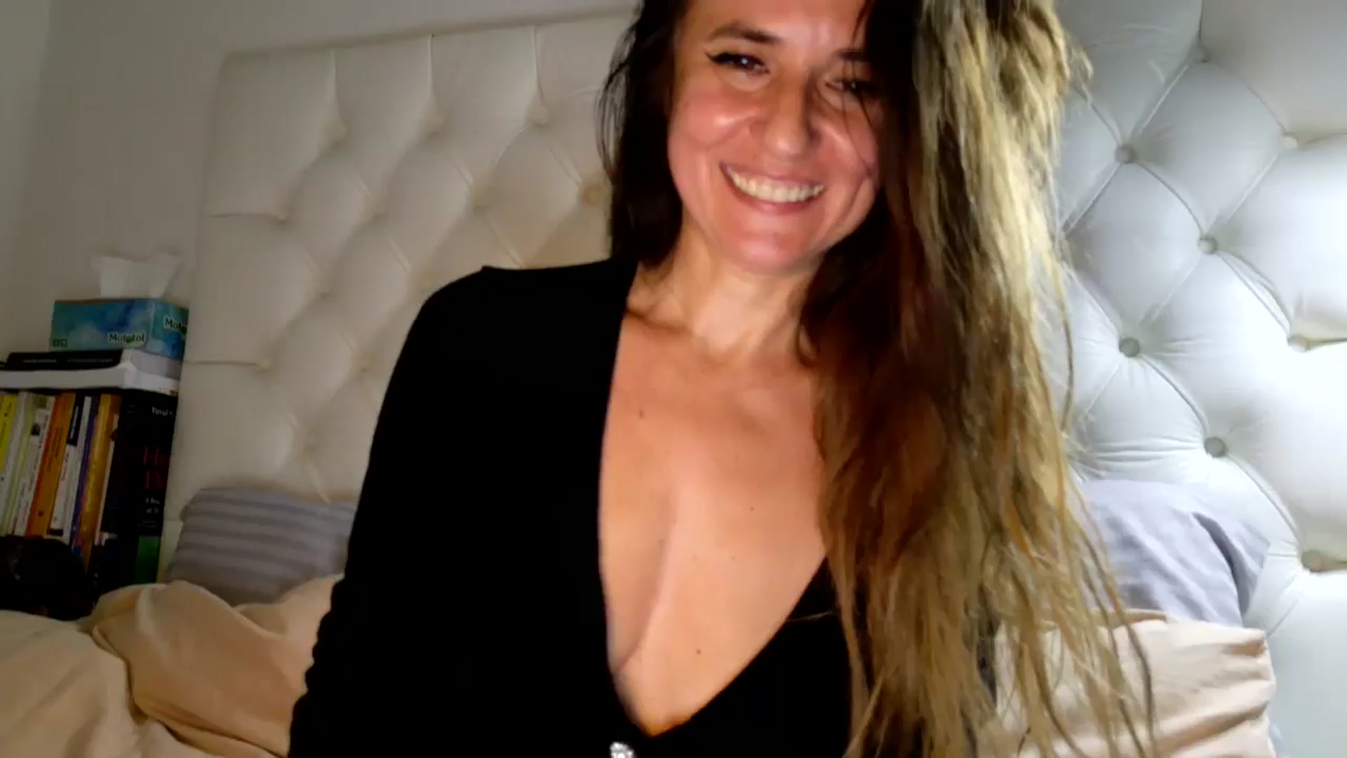 Gallery image thumbnail from DANIELLE's myfreecams stream on, 05/17/2025, 07:57 image 15 of 20