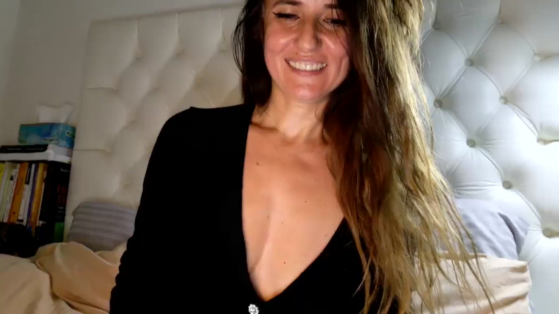 Gallery image thumbnail from DANIELLE's myfreecams stream on, 05/17/2025, 07:57 image 14 of 20