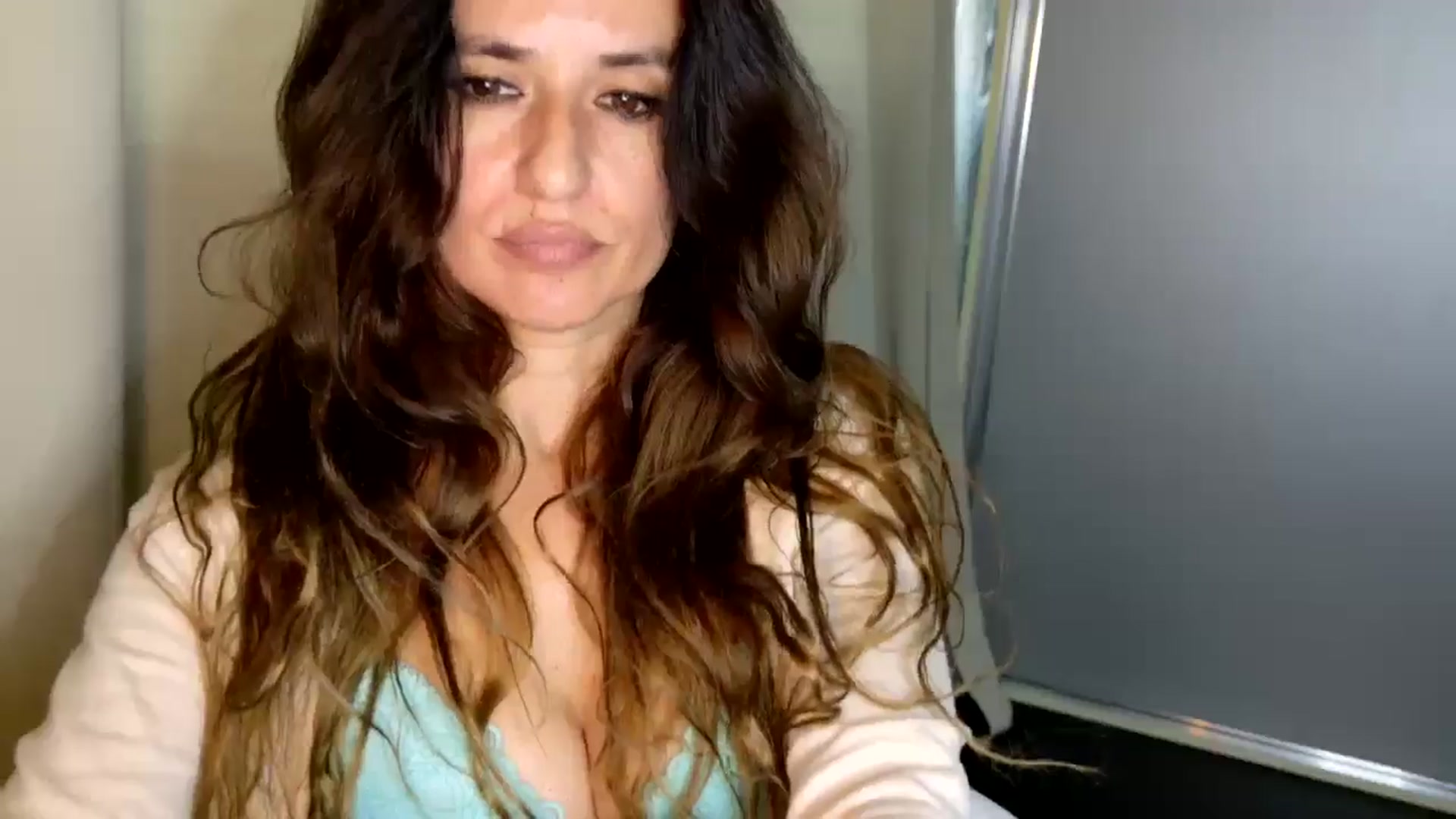 Gallery image thumbnail from DANIELLE's myfreecams stream on, 05/19/2025, 06:27 image 7 of 20