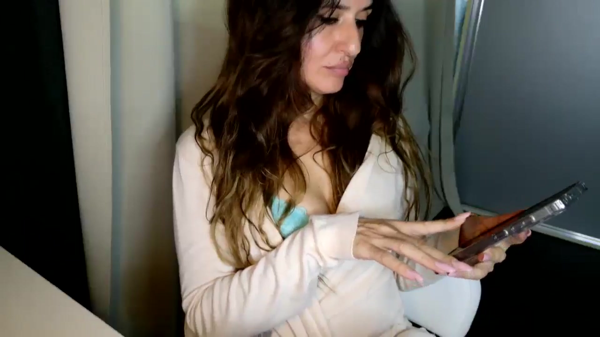 Gallery image thumbnail from DANIELLE's myfreecams stream on, 05/19/2025, 06:27 image 12 of 20