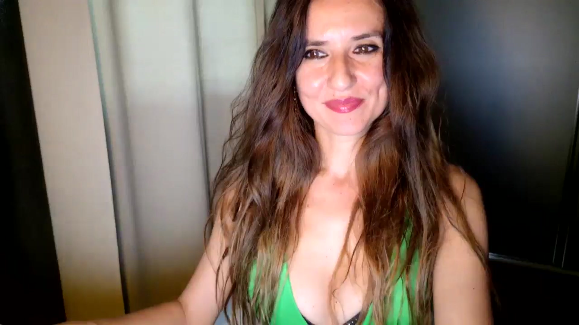 Gallery image thumbnail from DANIELLE's myfreecams stream on, 05/21/2025, 05:51 image 5 of 20
