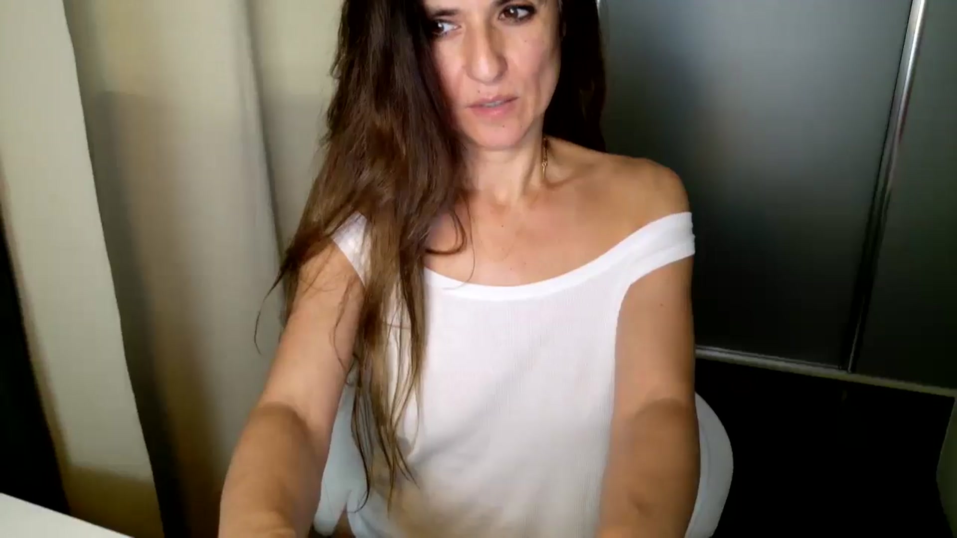 Gallery image thumbnail from DANIELLE's myfreecams stream on, 05/28/2025, 07:00 image 17 of 20