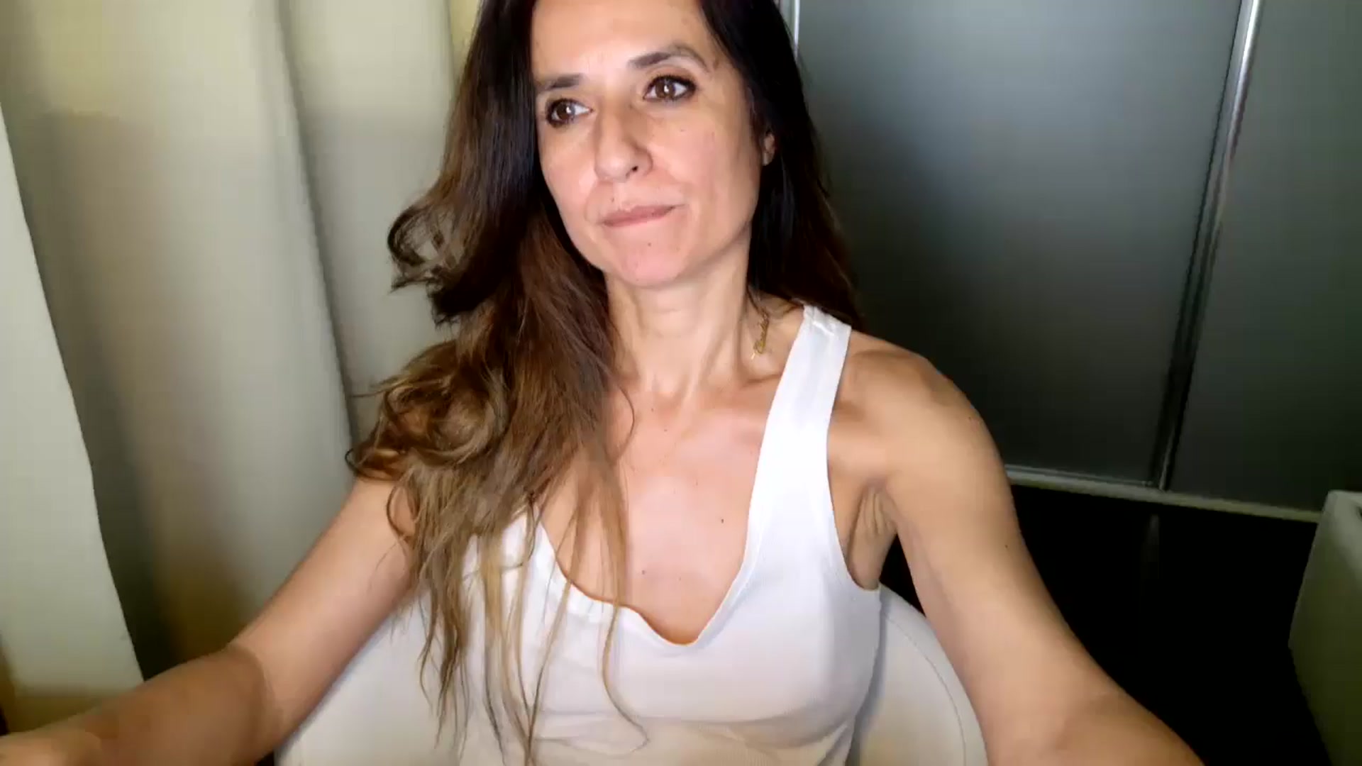 Gallery image thumbnail from DANIELLE's myfreecams stream on, 05/28/2025, 07:34 image 1 of 20