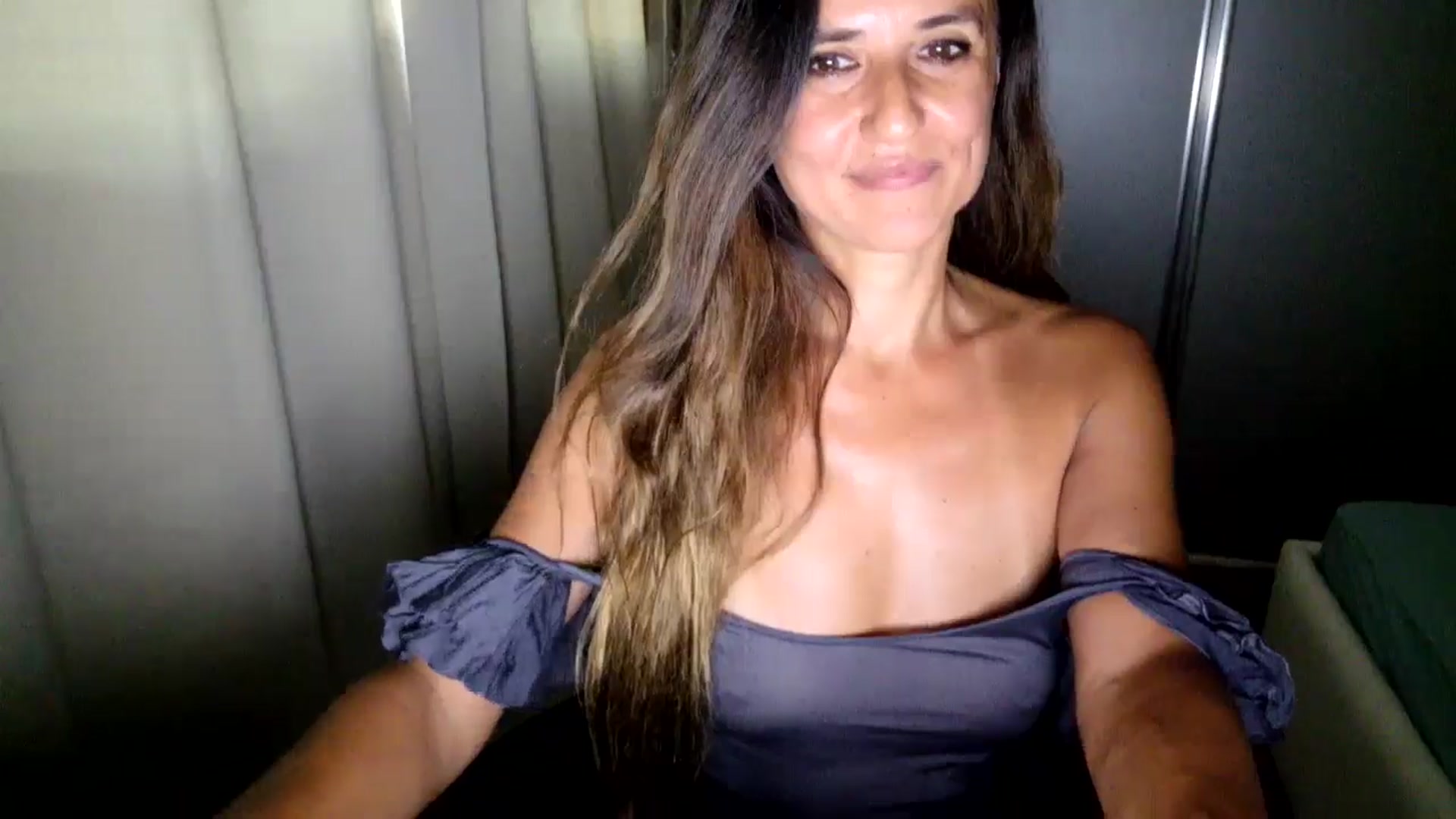 Gallery image thumbnail from DANIELLE's myfreecams stream on, 07/03/2025, 05:52 image 9 of 20