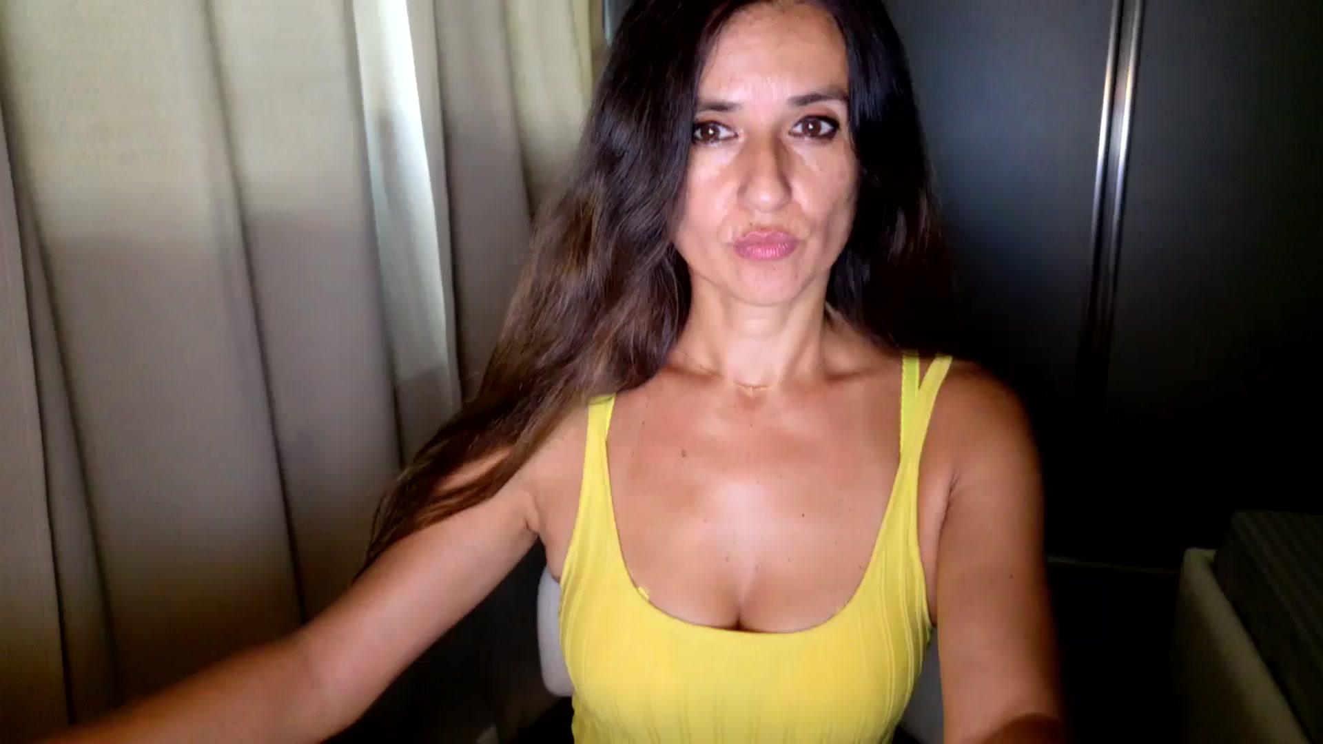 Gallery image thumbnail from DANIELLE's myfreecams stream on, 07/17/2025, 08:06 image 18 of 20