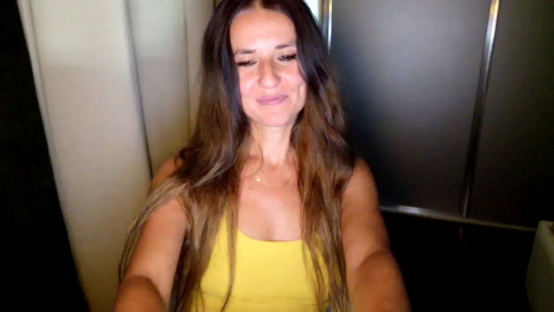 Gallery image thumbnail from DANIELLE's myfreecams stream on, 07/25/2025, 05:34 image 3 of 20
