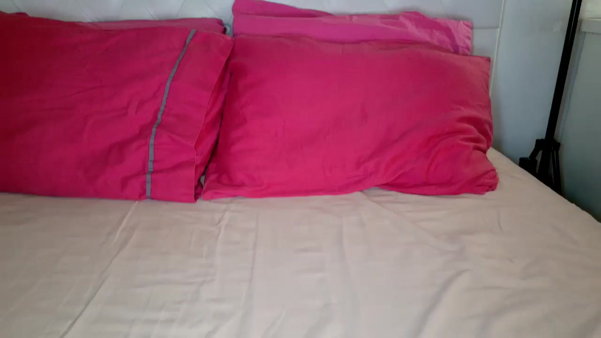 Gallery image thumbnail from DANIELLE's myfreecams stream on, 09/18/2025, 09:19 image 17 of 20