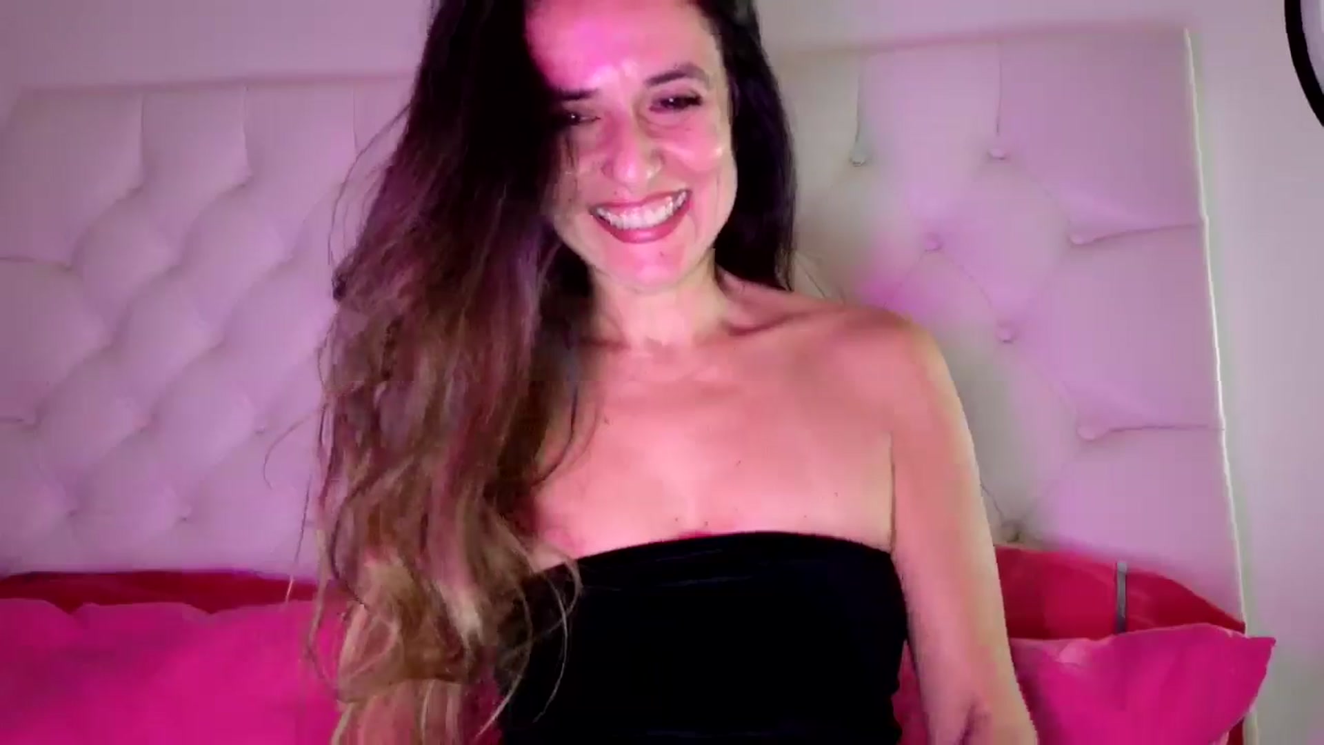 Gallery image thumbnail from DANIELLE's myfreecams stream on, 10/07/2025, 10:27 image 2 of 20