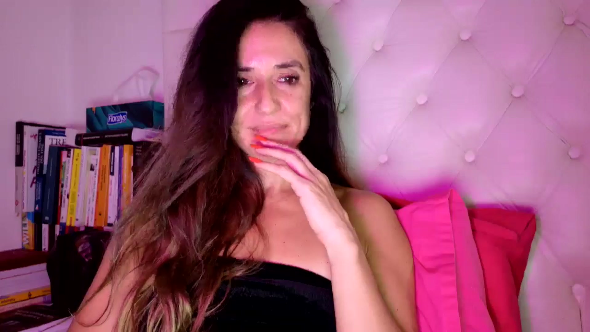 Gallery image thumbnail from DANIELLE's myfreecams stream on, 10/07/2025, 12:45 image 19 of 20