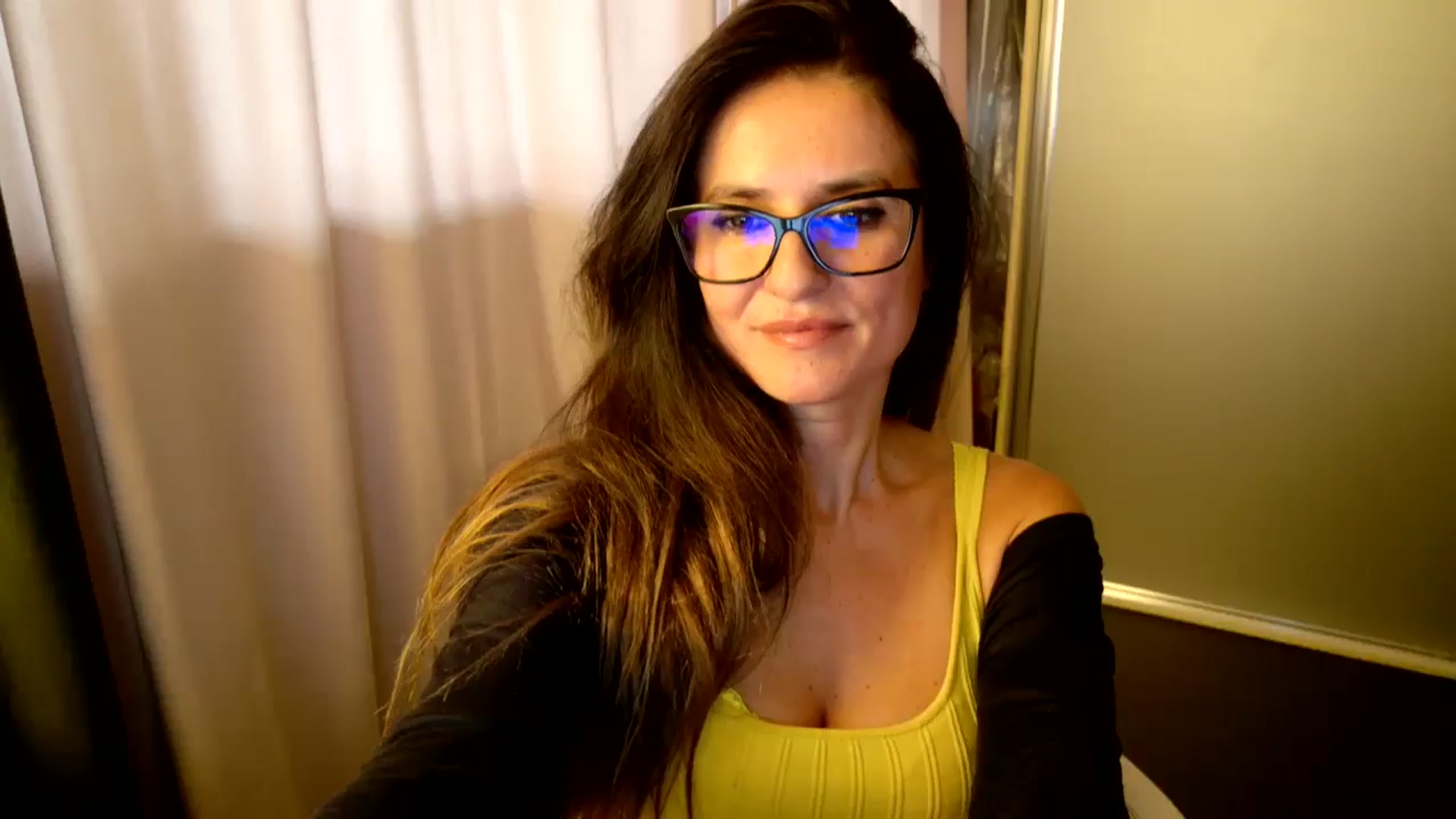 Gallery image thumbnail from DANIELLE's myfreecams stream on, 11/18/2025, 07:49 image 15 of 20