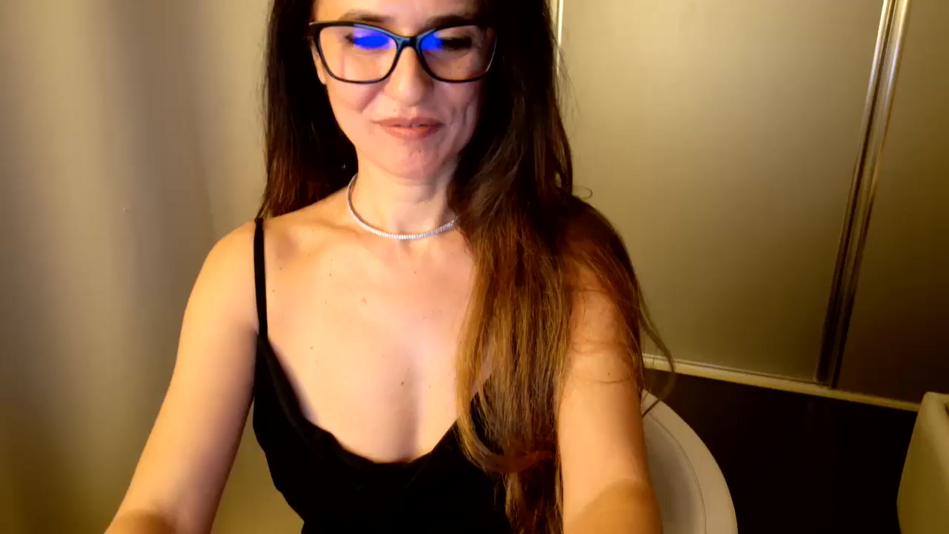 Gallery image thumbnail from DANIELLE's myfreecams stream on, 12/15/2025, 07:10 image 1 of 20