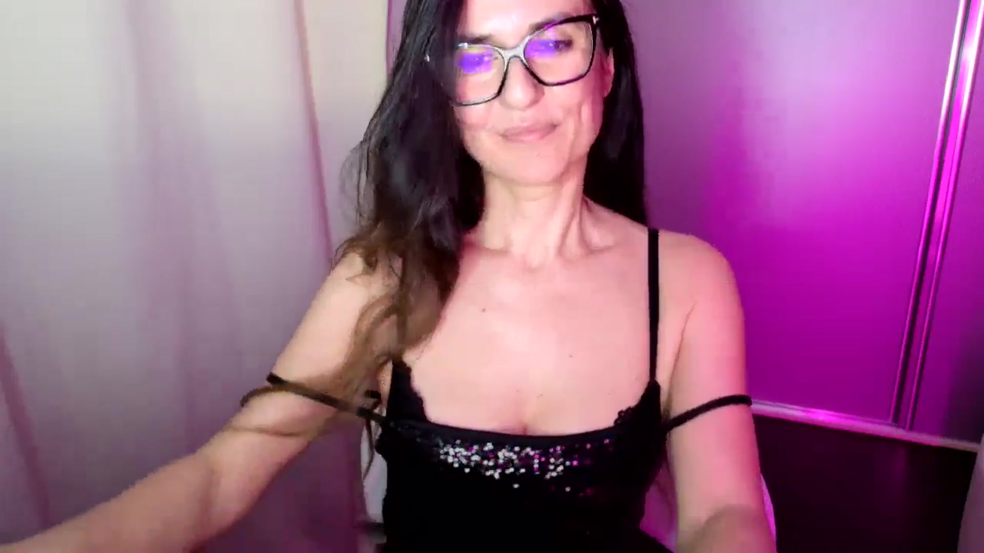 Gallery image thumbnail from DANIELLE's myfreecams stream on, 04/13/2026, 05:54 image 13 of 20
