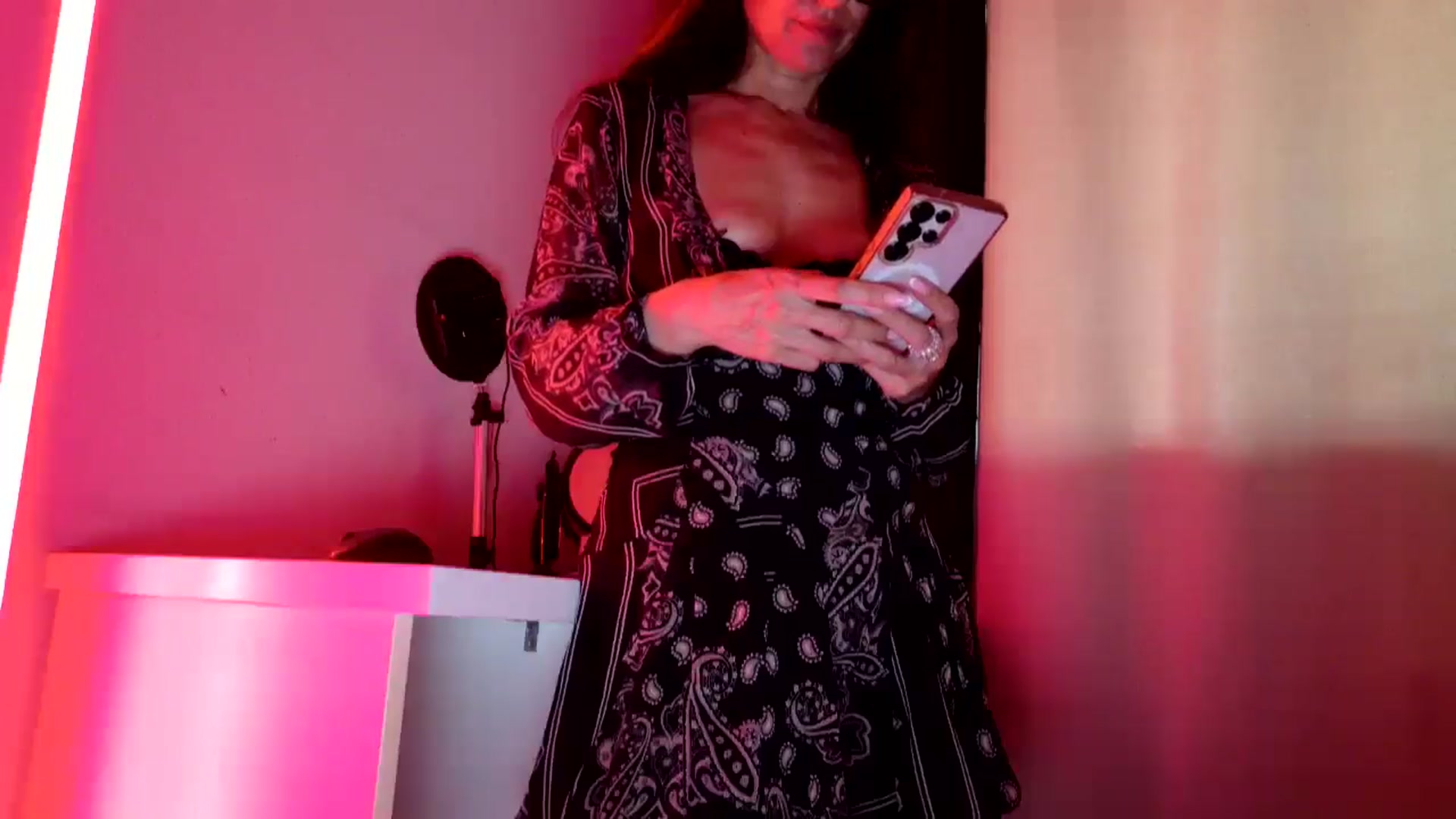 Gallery image thumbnail from DANIELLE's myfreecams stream on, 04/14/2026, 08:54 image 16 of 20