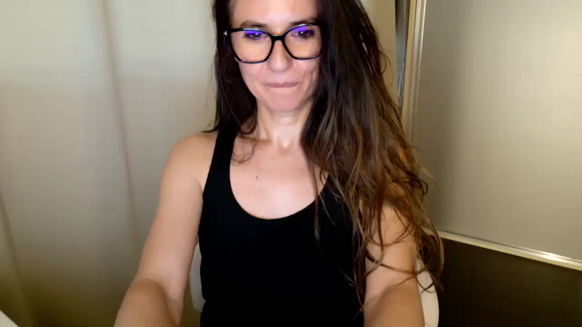 Gallery image thumbnail from DANIELLE's myfreecams stream on, 04/23/2026, 07:59 image 4 of 20