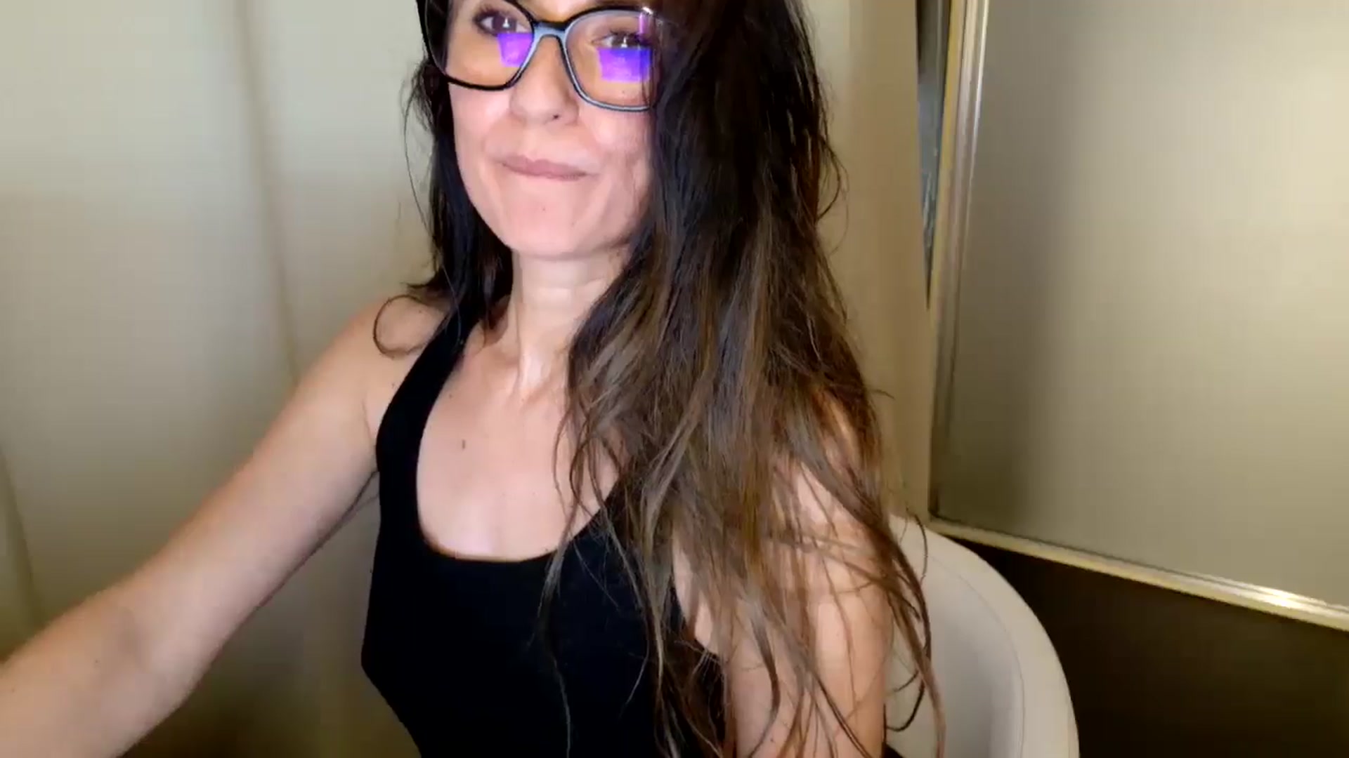 Gallery image thumbnail from DANIELLE's myfreecams stream on, 04/23/2026, 07:59 image 6 of 20