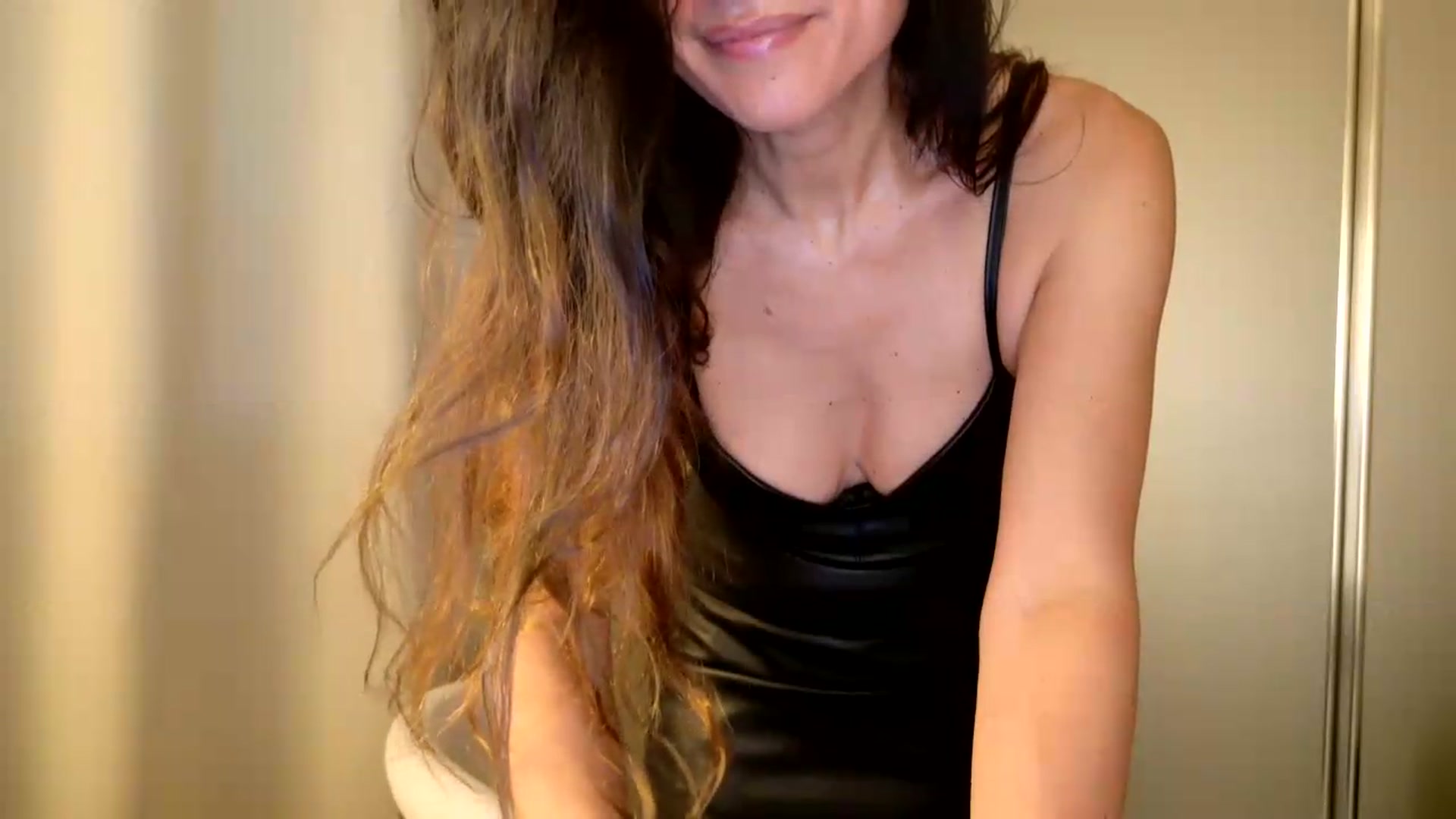 Gallery image thumbnail from DANIELLE's myfreecams stream on, 05/16/2026, 08:14 image 11 of 20