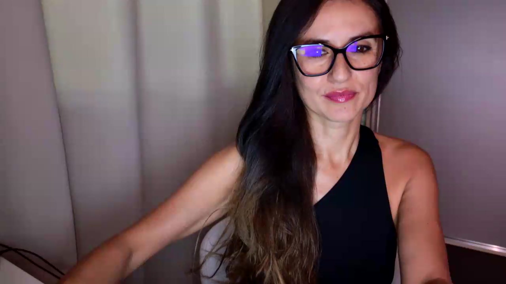 Gallery image thumbnail from DANIELLE's myfreecams stream on, 08/05/2026, 07:43 image 3 of 20