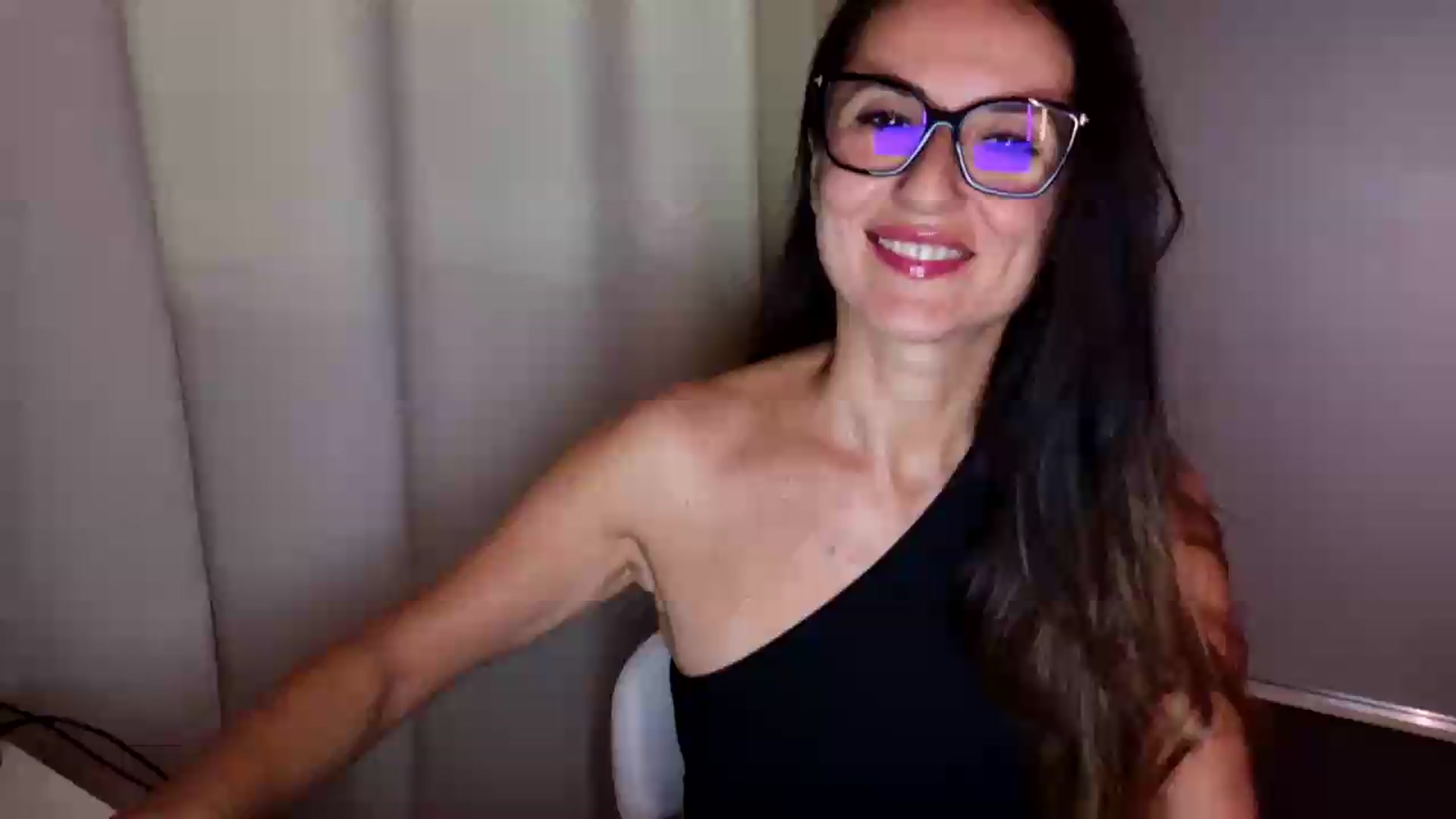 Gallery image thumbnail from DANIELLE's myfreecams stream on, 08/05/2026, 07:43 image 1 of 20