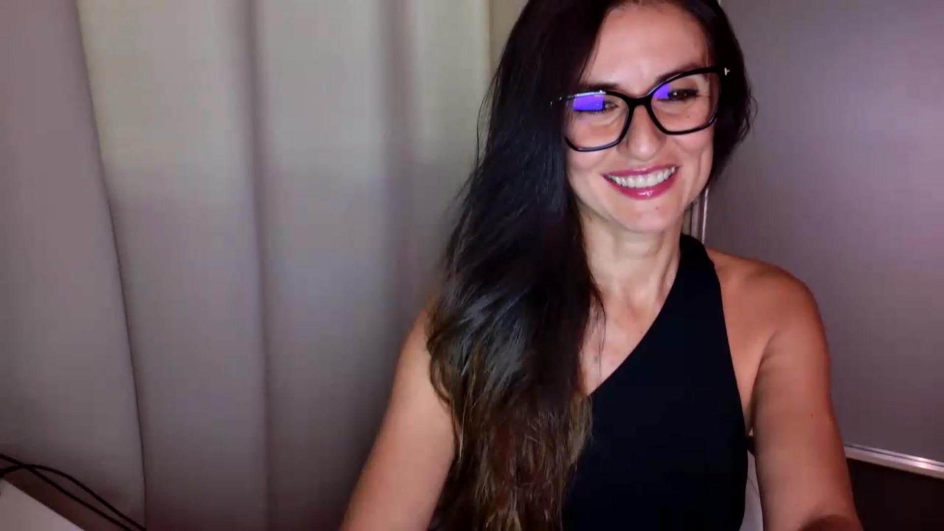 Gallery image thumbnail from DANIELLE's myfreecams stream on, 08/05/2026, 07:43 image 4 of 20