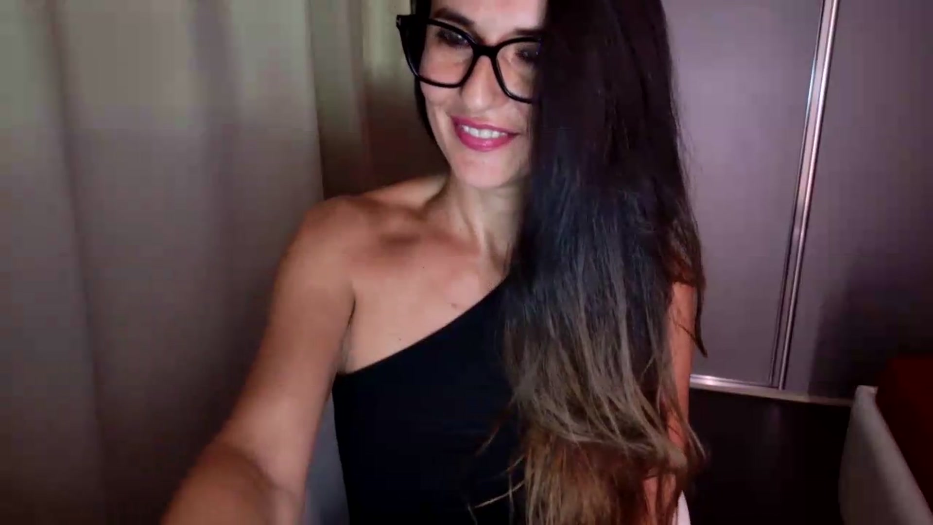 Gallery image thumbnail from DANIELLE's myfreecams stream on, 08/05/2026, 08:35 image 12 of 20
