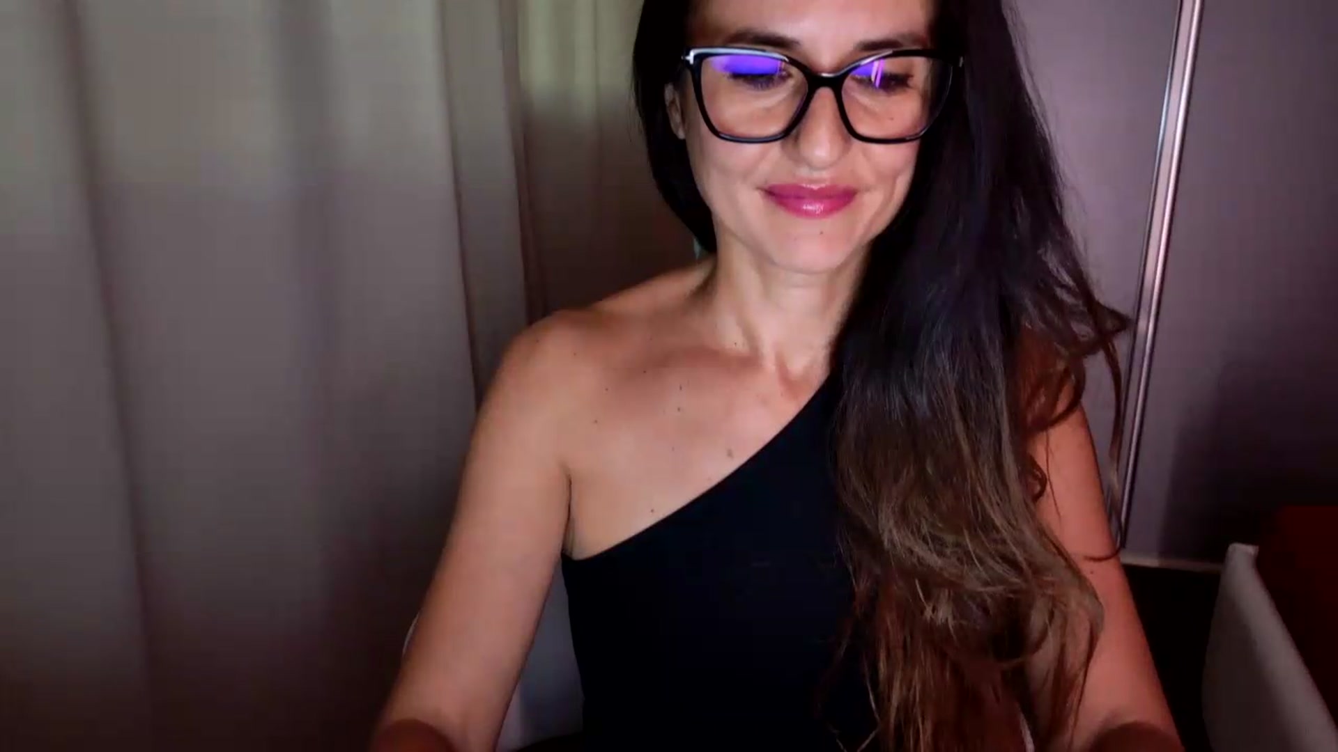 Gallery image thumbnail from DANIELLE's myfreecams stream on, 08/05/2026, 08:35 image 13 of 20
