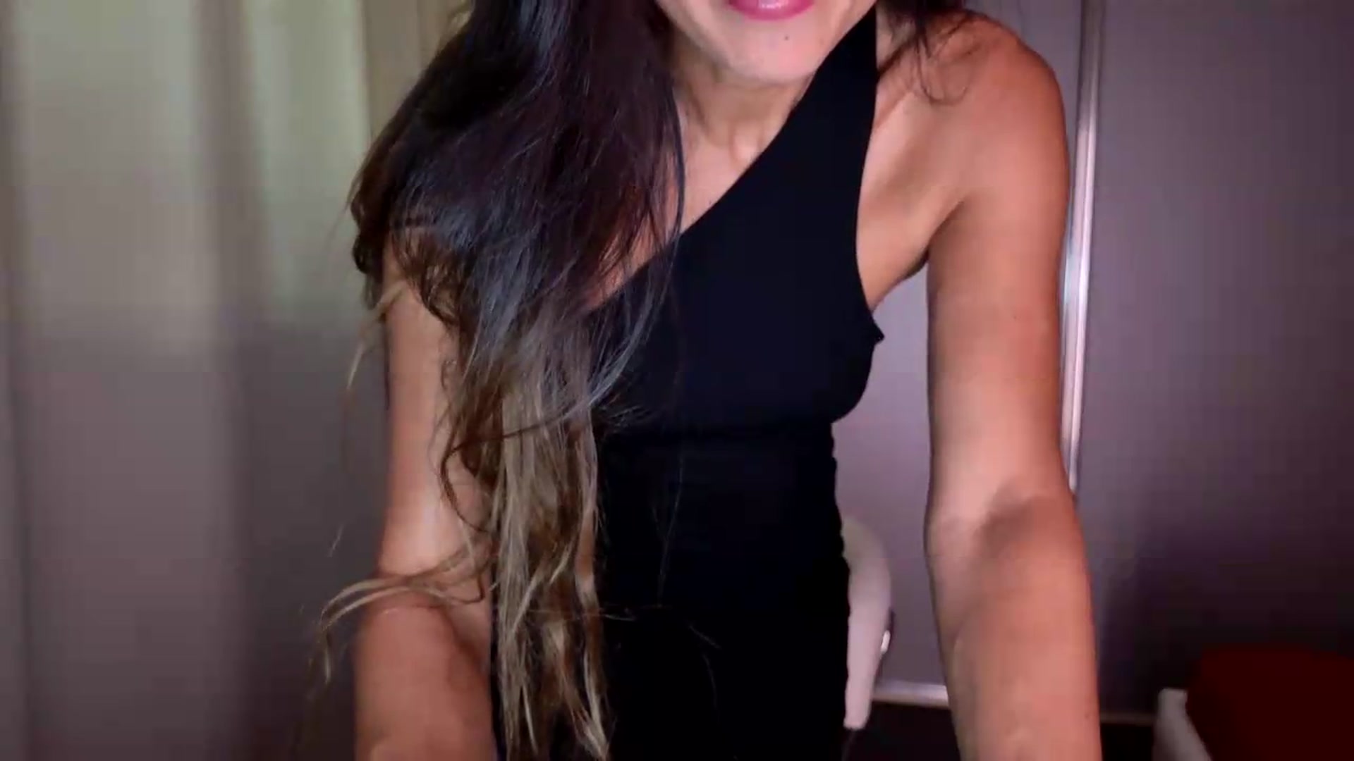 Gallery image thumbnail from DANIELLE's myfreecams stream on, 08/05/2026, 09:34 image 10 of 20