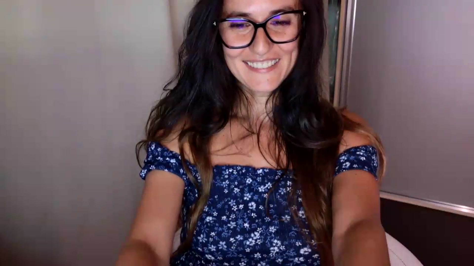Gallery image thumbnail from DANIELLE's myfreecams stream on, 08/18/2026, 08:03 image 9 of 20