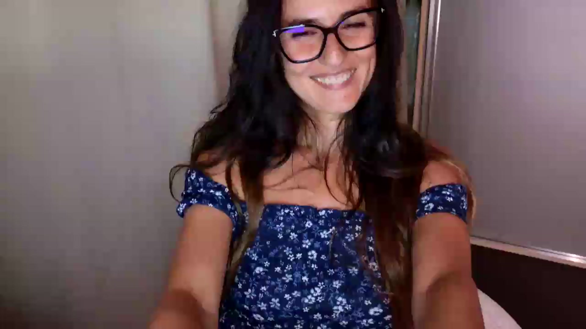 Gallery image thumbnail from DANIELLE's myfreecams stream on, 08/18/2026, 08:03 image 10 of 20