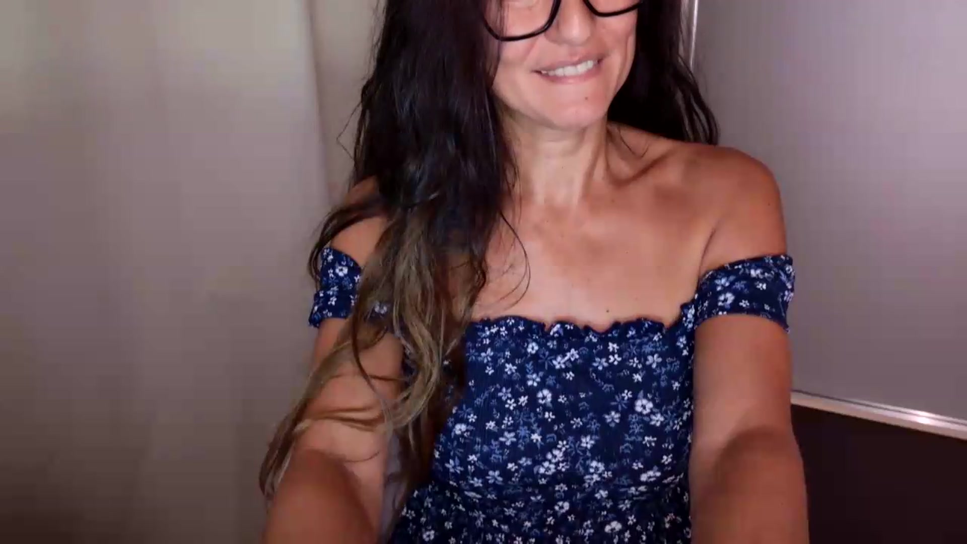 Gallery image thumbnail from DANIELLE's myfreecams stream on, 08/18/2026, 08:03 image 17 of 20