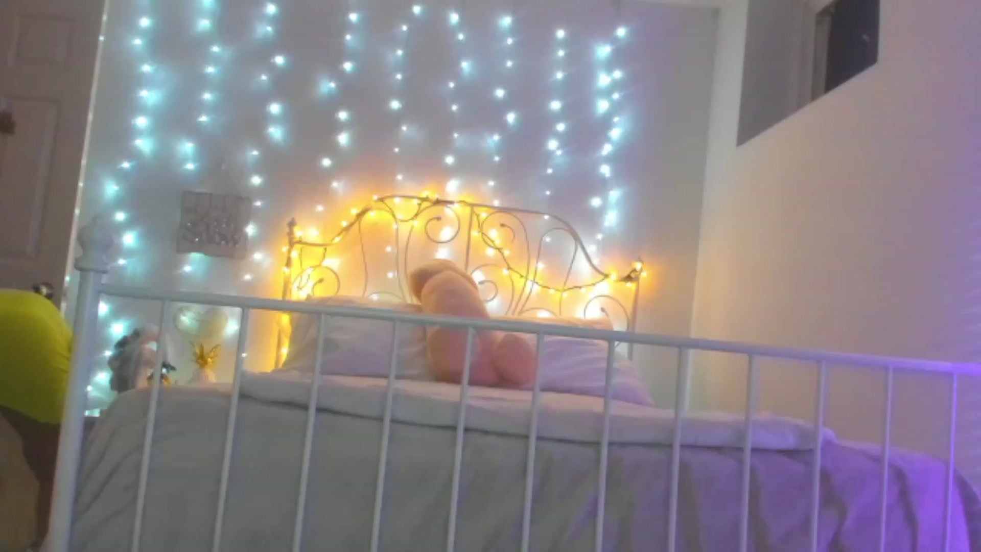 Gallery image thumbnail from DANIIITITIS's myfreecams stream on, 11/17/2022, 06:25 image 13 of 20