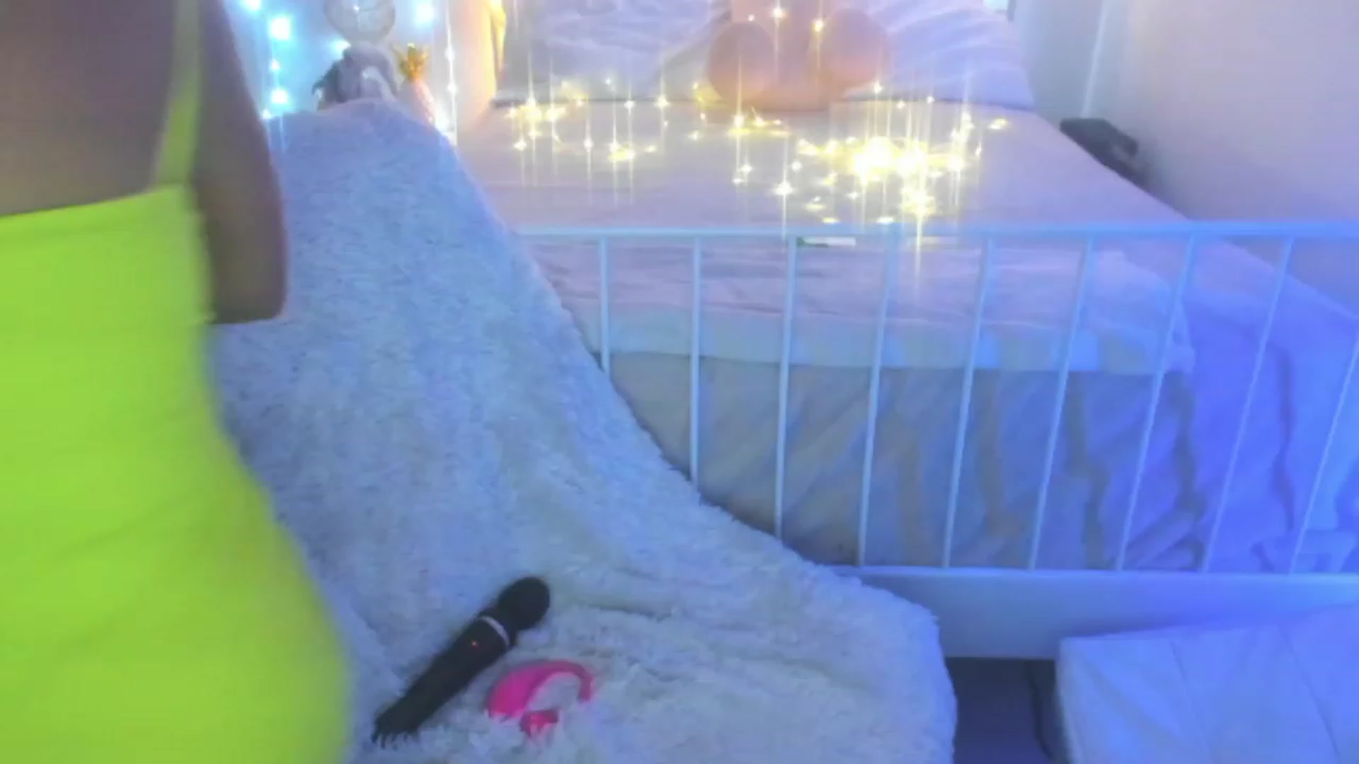 Gallery image thumbnail from DANIIITITIS's myfreecams stream on, 11/23/2022, 22:38 image 17 of 20