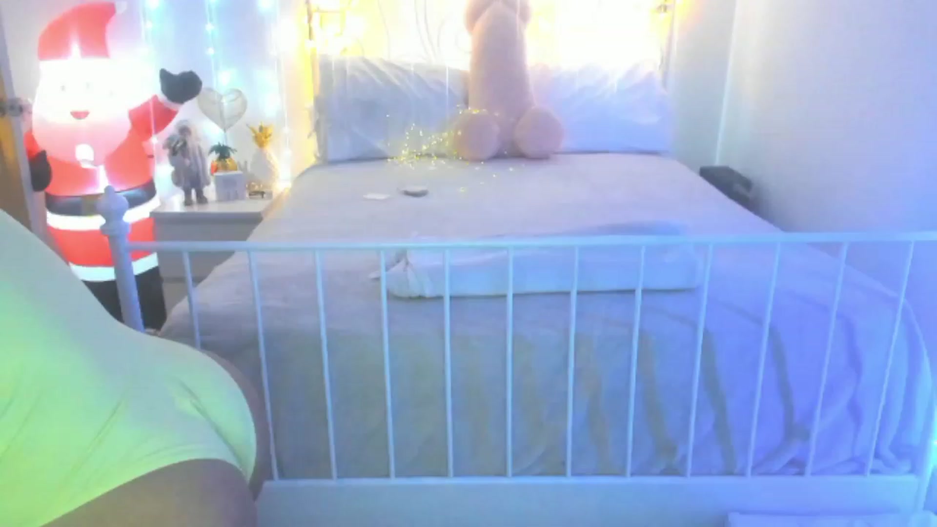 Gallery image thumbnail from DANIIITITIS's myfreecams stream on, 12/01/2022, 20:00 image 20 of 20