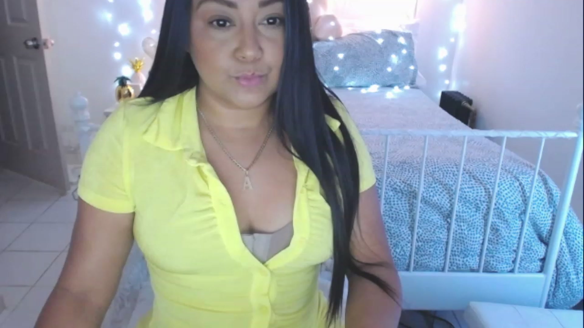 Gallery image thumbnail from DANIIITITIS's myfreecams stream on, 03/06/2023, 18:20 image 8 of 20